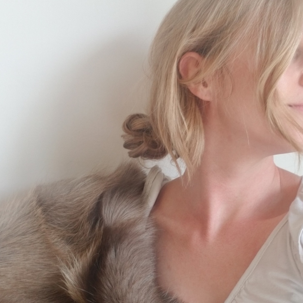 Reindeer fur throw blanket shawl